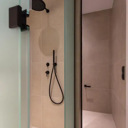 Eleana Hotel